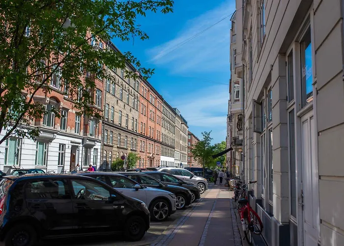 New Charming Apt In City Center